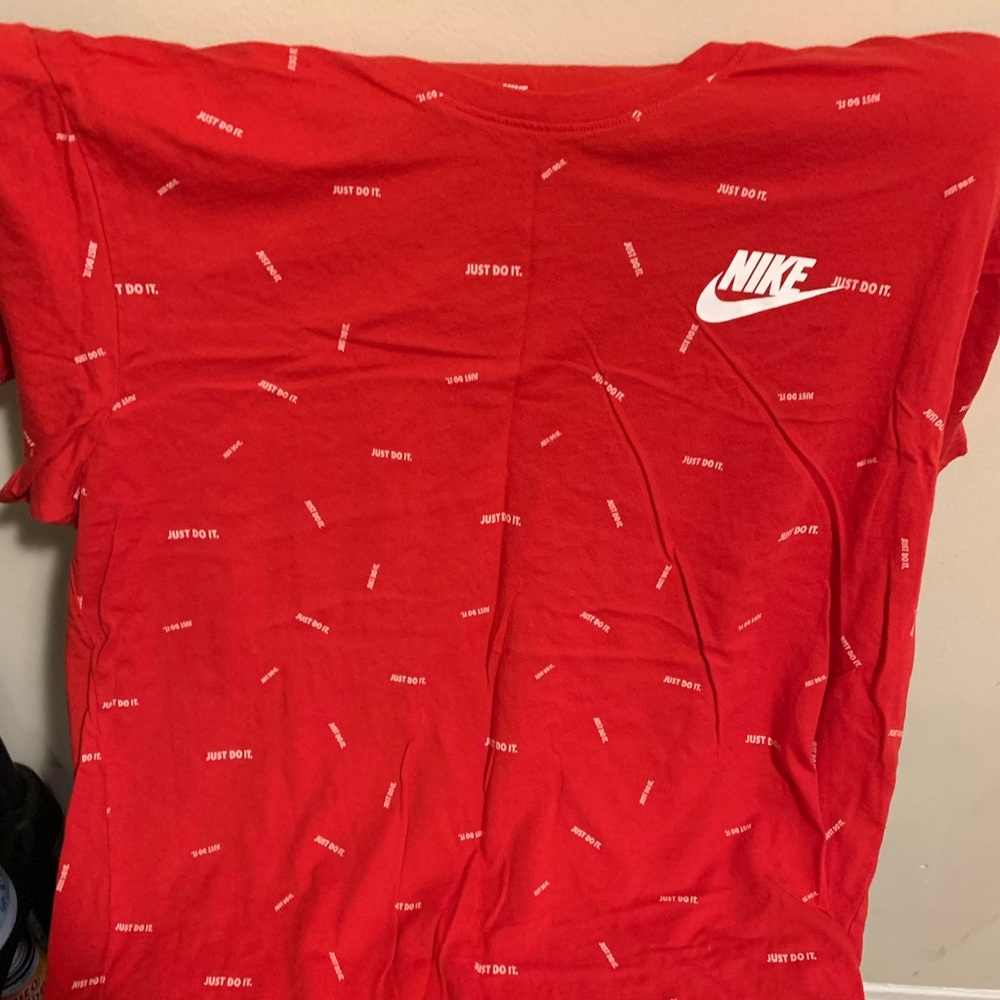 NIKE T SHIRT